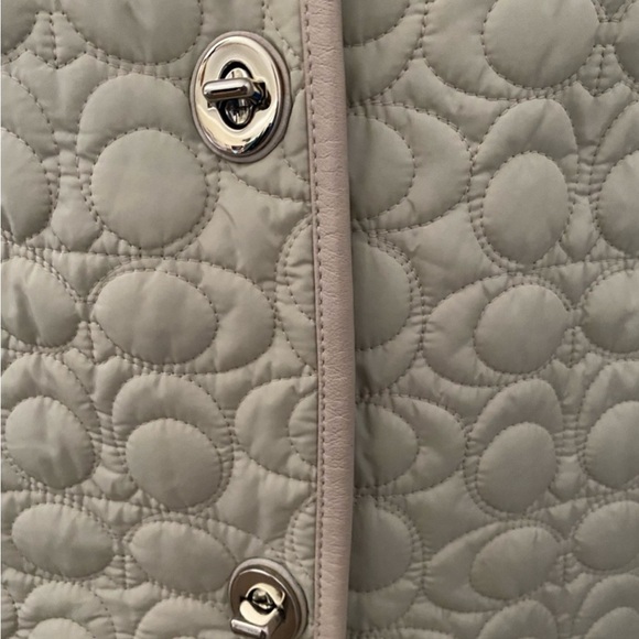 Coach Signature quilted jacket leather trim medium lightweight off white cream - Picture 5 of 9